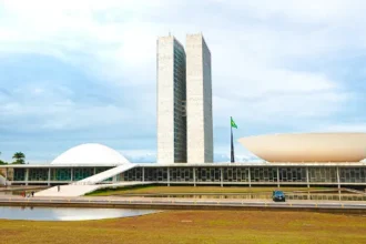 Proposta também aumenta as penas dos crimes de aborto provocado sem o consentimento da gestante