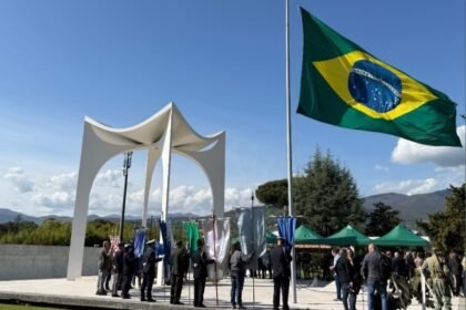 Deputado Altineu Côrtes homenageia pracinhas em evento na Itália