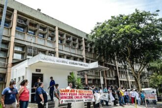 Niterói deixa profissionais de saúde sem salários