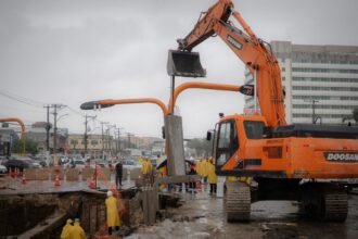 Prefeitura de Itaboraí atua com Governo do Estado para reparar parte da Avenida 22 de Maio afetada pela chuva