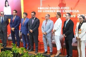 Cláudio Castro defende novo debate sobre a distribuição dos royalties do petróleo