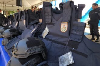 PM do Rio recebe capacetes balísticos em iniciativa inédita no país