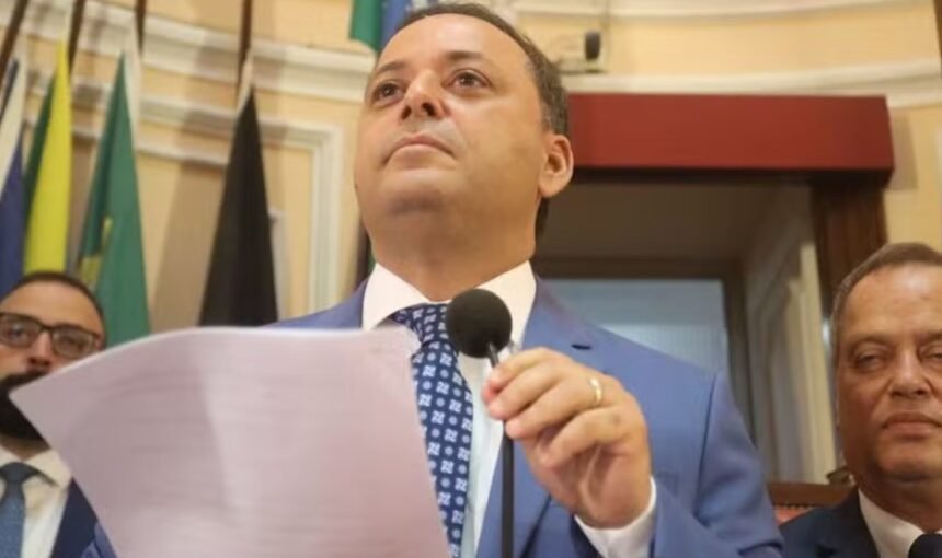 Câmara de São Gonçalo declara prefeito de Niterói persona non grata