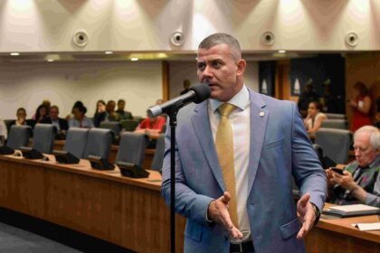 Alerj aprova banir do serviço público condenados por agressão de idosos