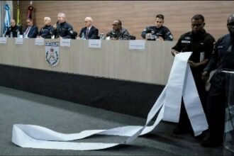 TH da Maré: ficha criminal tem 5 metros de comprimento