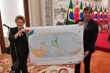 Fala sério! Mudar o mapa não altera a realidade