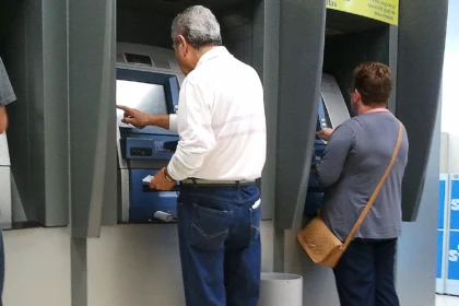 Aposentados sem sossego: impunidade alimenta golpes e corrupção