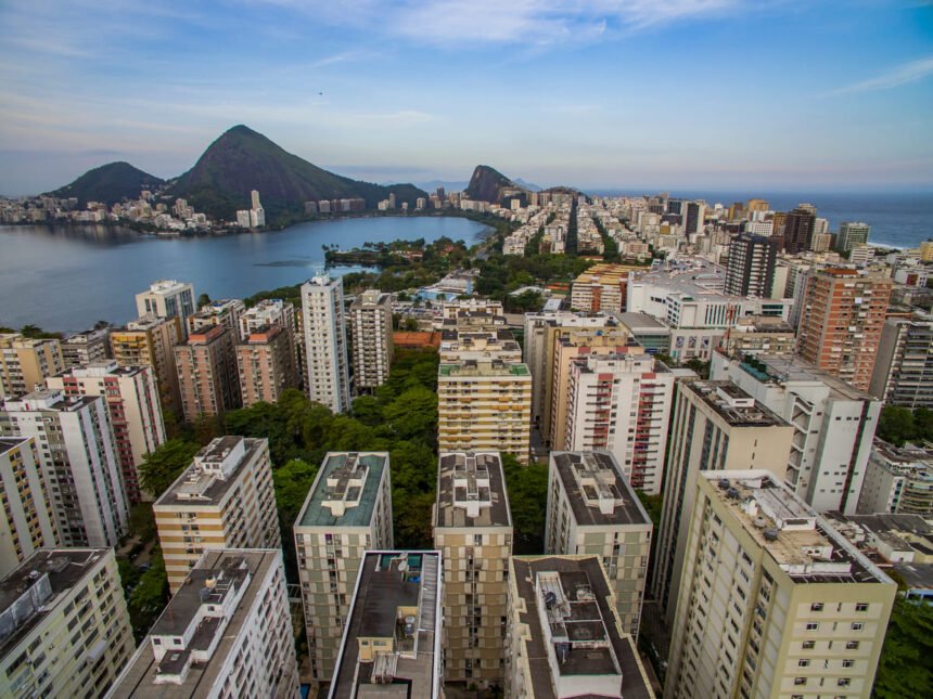 Fim da bagunça nos condomínios: novo Código Civil restringe Airbnb e facilita expulsão de moradores antissociais