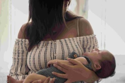 Bebê reborn: projeto prevê multa de verdade para quem usa criança de mentira para furar fila em serviços públicos
