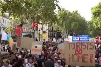 Revolta contra o turismo de massa!