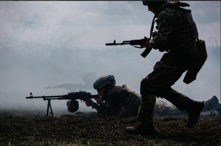 Facções brasileiras usam guerra na Ucrânia como campo de treinamento e fonte de armas pesadas