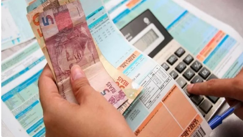 Bancada do PT vota em massa pelo aumento da conta de luz e pressiona inflação