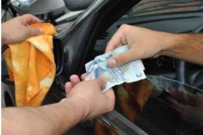 Fim dos Flanelinhas? Projeto escancara fracasso da prefeitura e propõe parquímetros para frear extorsão nas ruas do Rio