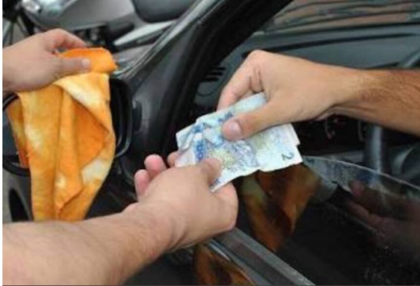 Fim dos Flanelinhas? Projeto escancara fracasso da prefeitura e propõe parquímetros para frear extorsão nas ruas do Rio