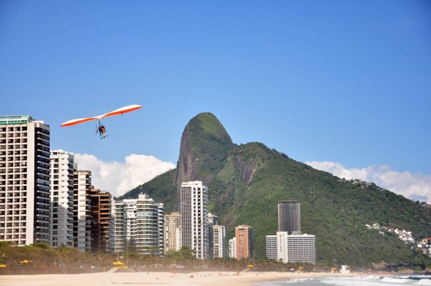 São Conrado atinge balneabilidade recorde após redução de 5 bilhões de litros de esgoto por ano