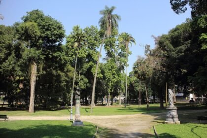 Promessa de palanque? Eduardo Paes não consegue evitar simples furto de estátua no Passeio Público e diz que vai combater o crime na cidade