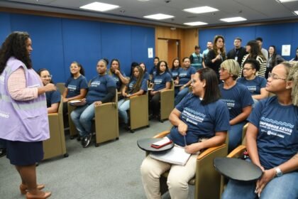 Empregos Azuis: Governo do Estado lança curso gratuito para mulheres na hotelaria e embarcações