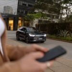 App de transporte por carros à prova de bala não para de crescer em São Paulo e vira símbolo da sobrevivência urbana no país
