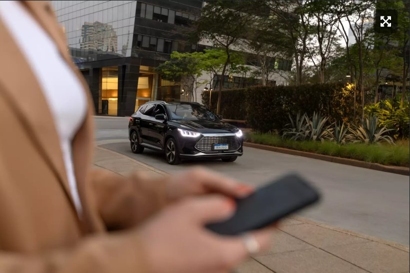 App de transporte por carros à prova de bala não para de crescer em São Paulo e vira símbolo da sobrevivência urbana no país