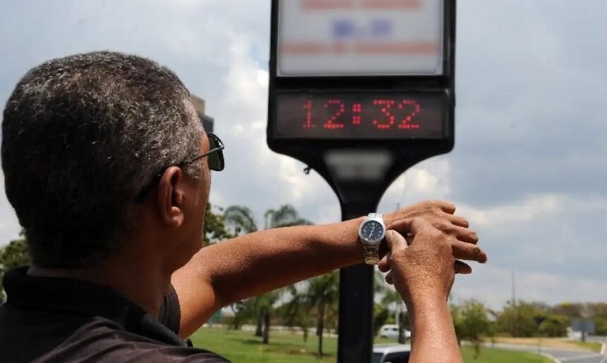 Congresso avança em projeto que pode enterrar de vez o horário de verão no Brasil