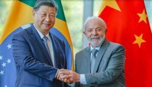 Brasileiros preferem os EUA, mas Lula aposta na China — e o povo paga a conta, revela PoderData
