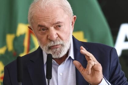 Ladeira abaixo! Brasil se aproxima da metade mais pobre do mundo
