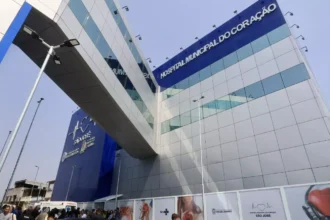 Investimentos históricos na saúde de Duque de Caxias ganham destaque com atuação de deputado Arthur Monteiro