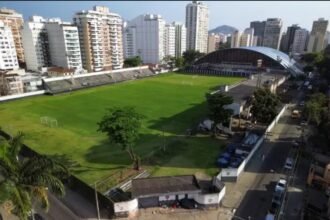 Caio Martins está salvo: deputado garante emenda para barrar leilão do estádio histórico de Niterói