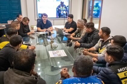 Prefeito de Mangaratiba se reúne com mototaxistas e taxistas para aprimorar mobilidade urbana