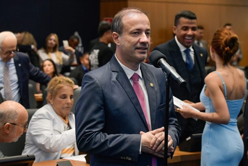Deputado Boaretto vai ao governador contra presídio em Seropédica