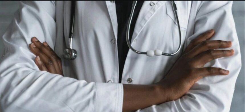 Médicos formados antes de 2004 estão dispensados de apresentar Registro de Qualificação de Especialidade