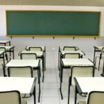 Deputado quer proibir roupas sensuais e regulamentar vestimenta nas escolas