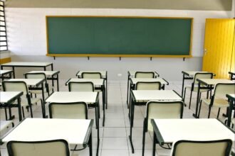 Deputado quer proibir roupas sensuais e regulamentar vestimenta nas escolas