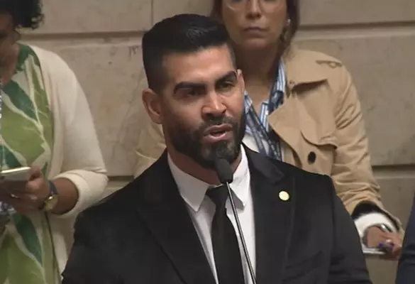 O vereador Marcelo Diniz falou sobre a atuação do secretário Renan Ferreirinha - Foto: Reprodução/Rio TV Câmara