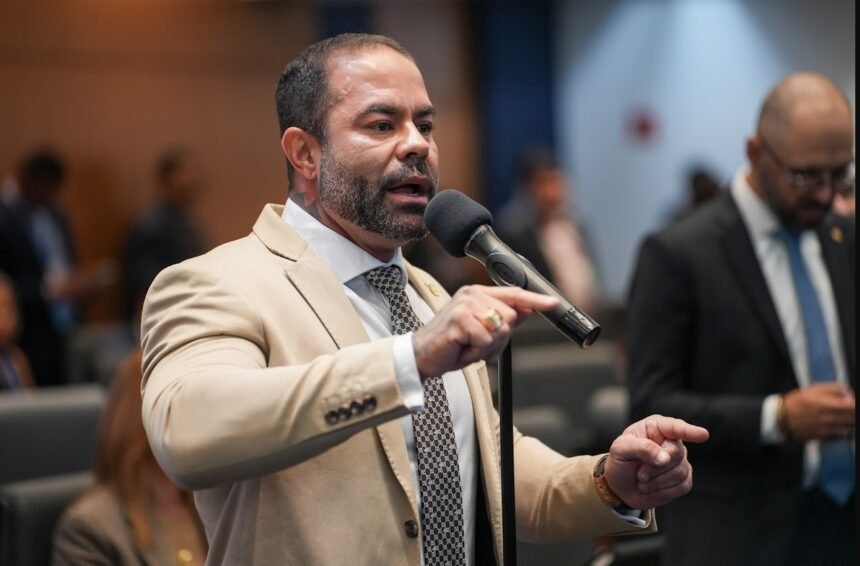 Deputado denuncia vídeo de preso assistindo chá revelação e exige explicações da Seap
