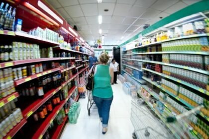 Qualidade duvidosa: indústria muda receitas e esconde inflação real sob governo Lula