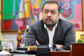 Cláudio Castro sanciona leis que fortalecem os direitos dos consumidores