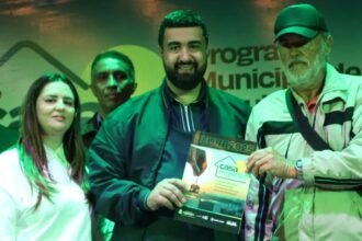 Teresópolis avança na regularização fundiária e entrega RGI a famílias de Santa Cecília