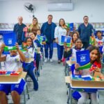 Prefeitura de Meriti inicia entrega de kits escolares