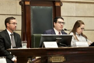 Colapso na saúde: Rogério Amorim lidera reação contra desmonte dos hospitais federais no Rio