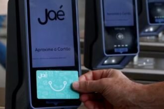 Saldo pago, acesso negado: falhas no cartão Jaé deixam passageiros a pé e geram revolta no Rio