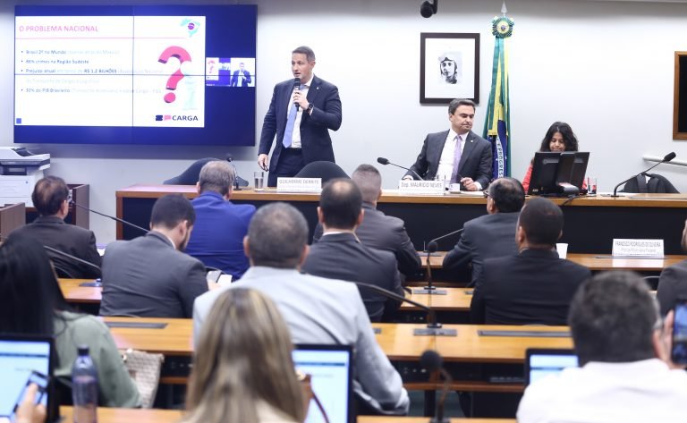 Setor de transporte pressiona Congresso por endurecimento da lei contra roubo de cargas