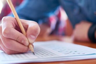 Inclusão e Justiça: Cláudio Castro sanciona Lei que protege candidatos com diabetes e hipertensão em concursos públicos