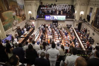 Solenidade alusiva ao Dia Internacional do Marítimo. Câmara do Rio lotada para as homenagens.