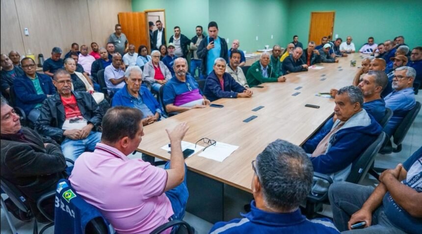 Meriti autoriza uso de picapes por taxistas em medida inédita de modernização urbana