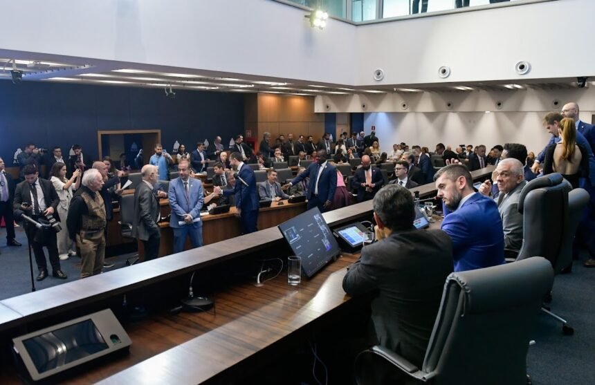 Alerj aprova parcelamento de multas de trânsito e outras dívidas com o estado