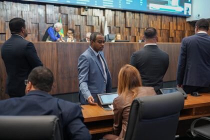 Deputados temem aumento na conta de luz com projeto que proíbe corte de energia em calor extremo