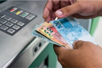 Salários na vitrine: novo portal escancara nomes e remunerações de servidores do RJ