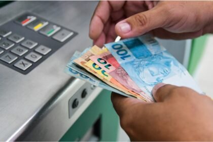 Salários na vitrine: novo portal escancara nomes e remunerações de servidores do RJ