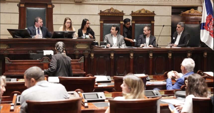 Sociedade civil acusa Eduardo Paes de tentar enterrar Plano Diretor